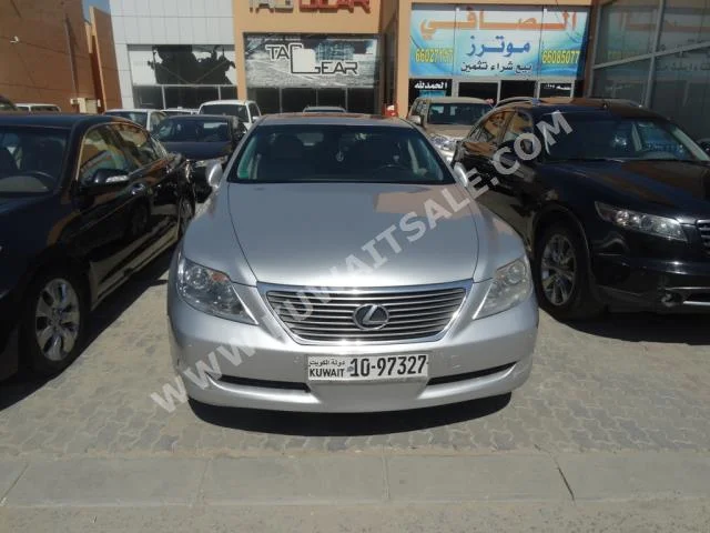 لكزس  460  ال اس  2007  171,000  سيدان  اتوماتك  6  جلد  دفع خلفي  فضي  بنزين