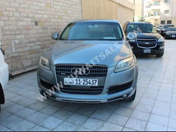اودي  3.0  كيو 7  2007  87,000  اس يو في  اتوماتك  8  جلد  دفع رباعي  فضي  بنزين