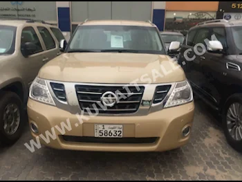 نيسان  بلاتنيوم  باترول  2014  81,000  اس يو في  اتوماتك  8  جلد  دفع رباعي  ذهبي  بنزين