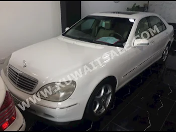 Mercedes-Benz  320  S-Class  2001  146,000  Sedan  Automatic  8  Leather  RWD  White  Gasoline