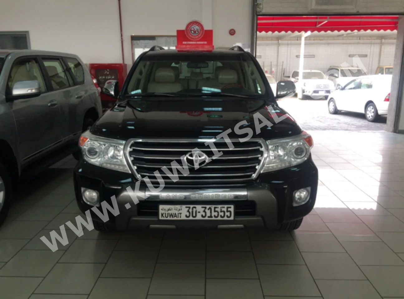 Toyota  GXR  Land Cruiser  2014  130,000  SUV  Automatic  8  Cloth  4WD  Black  Gasoline