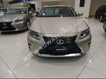 لكزس  250  اي اس  2015  37,000  سيدان  اتوماتك  6  جلد  دفع خلفي  ذهبي  بنزين
