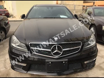 مرسيدس - بنز  200  سي - كلاس  2013  65,000  كوبيه \ سبورت  اتوماتك  4  جلد  دفع خلفي  أسود  بنزين