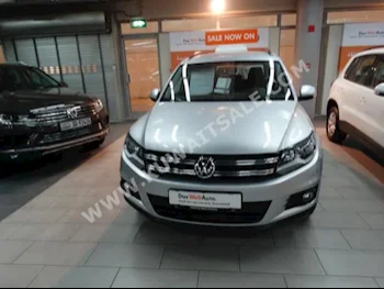 Volkswagen  TIGUAN  2016  25,000  SUV  Automatic  4  Cloth  FWD  Silver  Gasoline