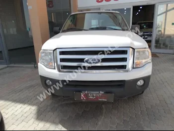Ford  Expedition  2014  70,000  SUV  Automatic  8  Cloth  4WD  White  Gasoline