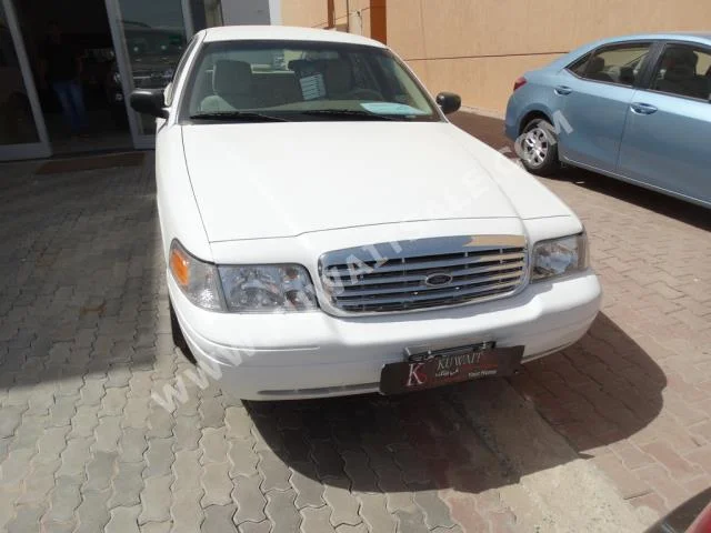 Ford  Grand Marquis  2012  150,000  Sedan  Automatic  8  Cloth  RWD  White  Gasoline