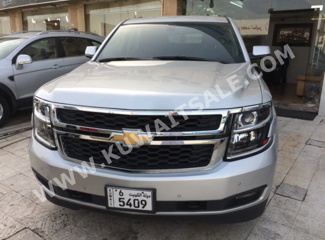 Chevrolet  LS  Tahoe  2015  80,000  SUV  Automatic  8  Leather  4WD  Dark Gray  Gasoline