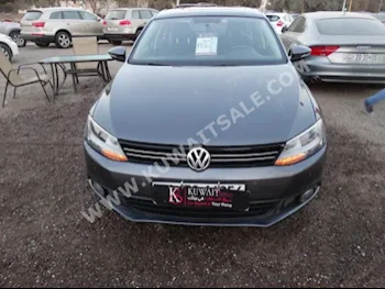 Volkswagen  Jetta  2014  57,000  Sedan  Automatic  4  Cloth  FWD  Gray  Gasoline