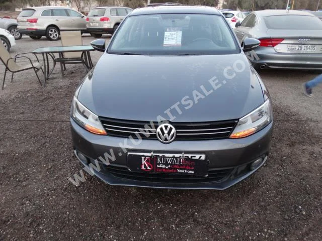 Volkswagen  Jetta  2014  57,000  Sedan  Automatic  4  Cloth  FWD  Gray  Gasoline