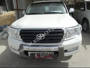 تويوتا  جي اكس ار  لاند كروزر  2011  188,000  اس يو في  اتوماتك  8  مخمل  دفع رباعي  أبيض  بنزين