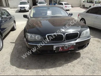بي ام دبليو  730 Li  الفئة - السابعة  2008  80,000  سيدان  اتوماتك  6  جلد  دفع خلفي  أسود  بنزين