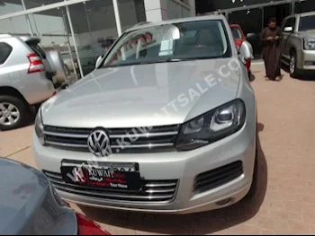 فوكس واغن  طوارق  2014  80,000  اس يو في  اتوماتك  6  جلد  دفع خلفي  فضي  بنزين