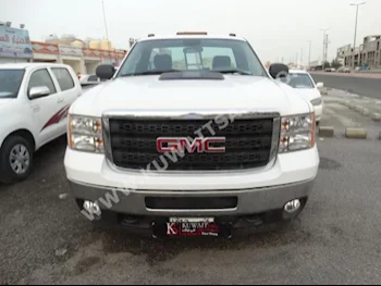 GMC  2500 HD  Sierra  2014  5,200  Pick Up  Automatic  8  Cloth  4WD  White  Gasoline
