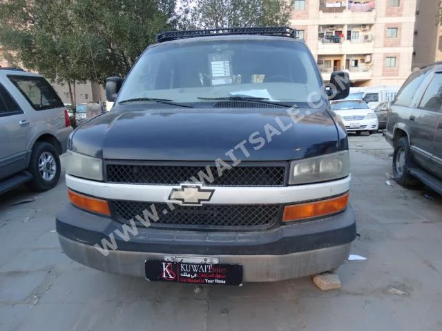 Chevrolet  Express  2008  220,000  Van / Bus  Automatic  8  Cloth  4WD  Black  Gasoline