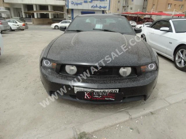 فورد  جي تي  موستانغ  2010  130,000  كوبيه \ سبورت  اتوماتك  8  جلد  دفع خلفي  أسود  بنزين