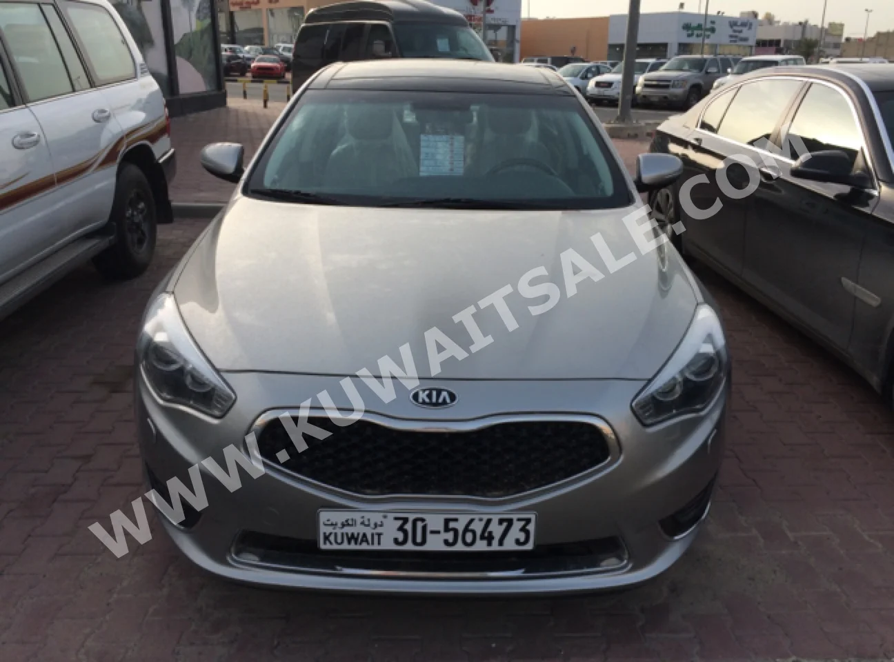 Kia  Cadenza  2015  63,000  Sedan  Automatic  6  Cloth  FWD  Dark Gray  Gasoline