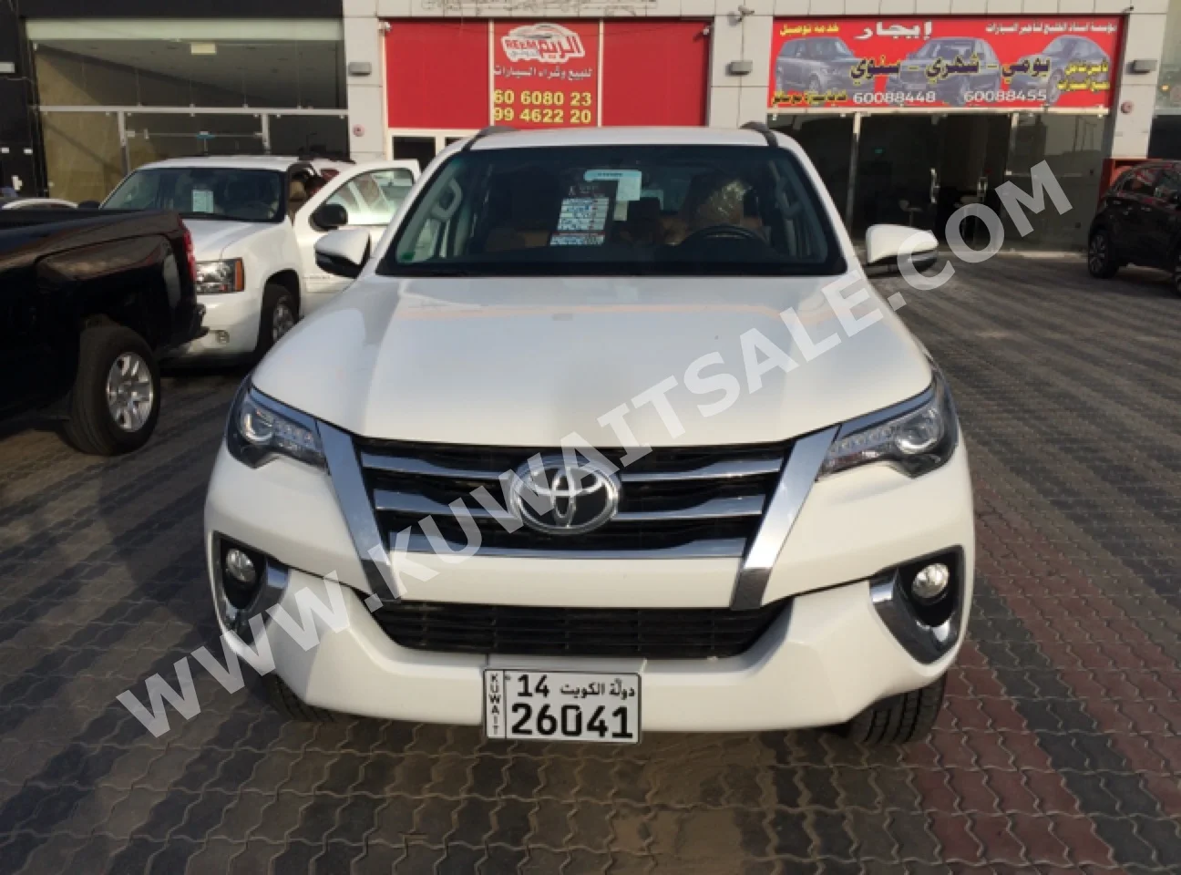 Toyota  SR5  Fortuner  2016  6,000  SUV  Automatic  6  Cloth  4WD  White  Gasoline