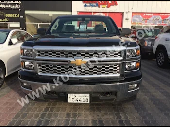شفروليه  ال تي  سلفرادو  2014  49,000  بيكب  اتوماتك  8  مخمل  دفع خلفي  أسود  بنزين