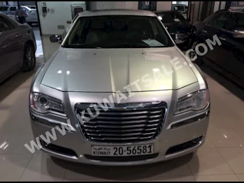 كرايسلر  300C  2012  77,000  سيدان  اتوماتك  8  جلد  دفع خلفي  رصاصي  بنزين