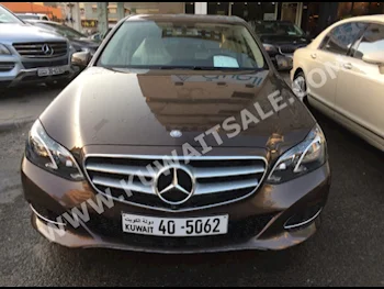 مرسيدس - بنز  200  اي - كلاس  2016  14,000  سيدان  اتوماتك  4  جلد  دفع خلفي  بني  بنزين