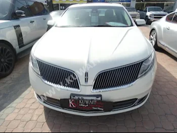 Lincoln  MKS  2013  15,000  Sedan  Automatic  6  Leather  RWD  White  Gasoline