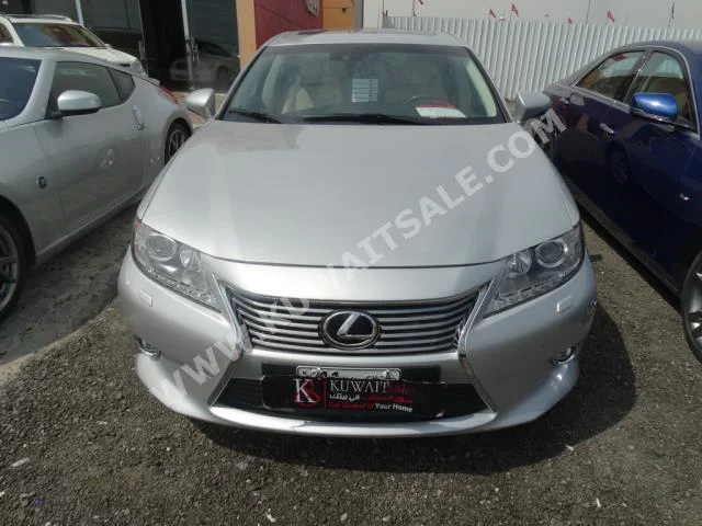لكزس  350  اي اس  2014  46,000  سيدان  اتوماتك  6  جلد  دفع أمامي  فضي  بنزين