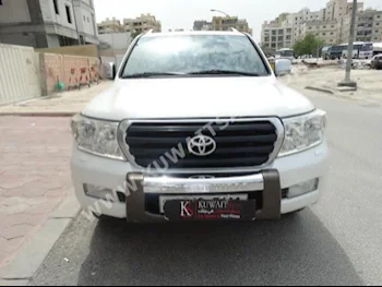تويوتا  جي اكس ار  لاند كروزر  2011  328,000  اس يو في  اتوماتك  8  مخمل  دفع رباعي  أبيض  بنزين