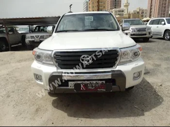 تويوتا  جي اكس ار  لاند كروزر  2012  44,000  اس يو في  اتوماتك  8  مخمل  دفع رباعي  أبيض  بنزين