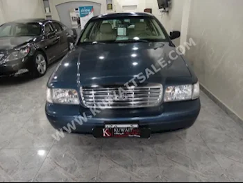 فورد  كراند ماركيز  2008  180,000  سيدان  اتوماتك  8  مخمل  دفع خلفي  أزرق غامق  بنزين