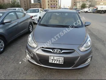هيونداي  اكسنت  2015  58,000  سيدان  اتوماتك  4  مخمل  دفع أمامي  رمادي  بنزين
