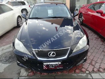 لكزس  300  اّي اس  2007  170,000  سيدان  اتوماتك  6  جلد  دفع أمامي  أزرق غامق  بنزين