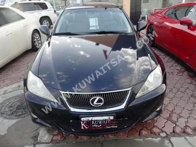 Lexus  300  IS  2007  170,000  Sedan  Automatic  6  Leather  FWD  Dark Blue  Gasoline