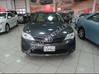 تويوتا  جي ال  كامري  2015  40,000  سيدان  اتوماتك  4  مخمل  دفع أمامي  رمادي  بنزين