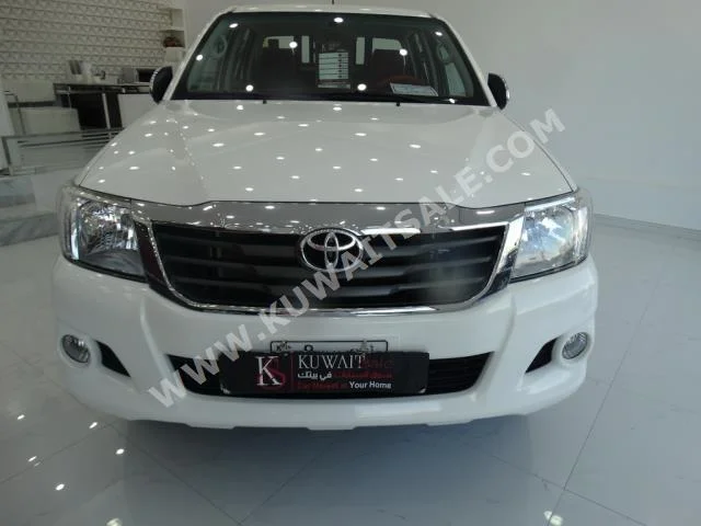 Toyota  VVT-i  Hilux  2013  19,000  Pick Up  Automatic  4  Cloth  4WD  White  Gasoline