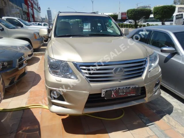 Lexus  570  LX  2010  180,000  SUV  Automatic  8  Leather  4WD  Gold  Gasoline