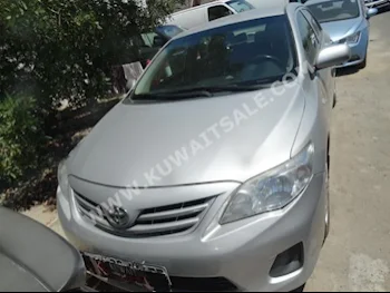 تويوتا  اكس ال اي  كورولا  2013  70,000  سيدان  اتوماتك  4  مخمل  دفع أمامي  فضي  بنزين