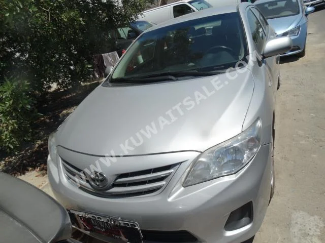 تويوتا  اكس ال اي  كورولا  2013  70,000  سيدان  اتوماتك  4  مخمل  دفع أمامي  فضي  بنزين