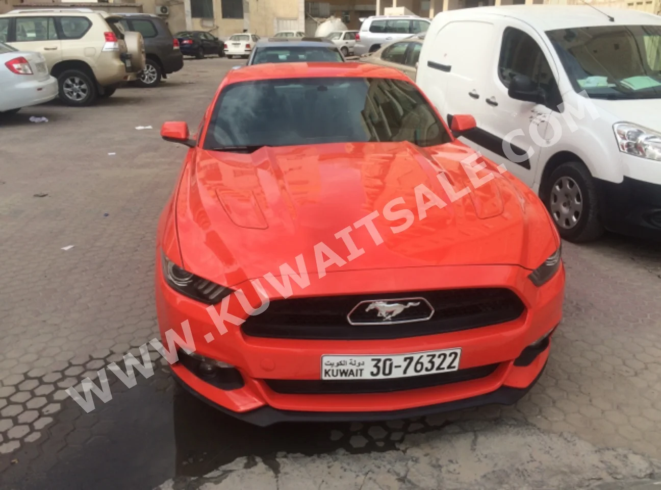 فورد  جي تي  موستانغ  2015  70,000  كوبيه \ سبورت  عادي  8  جلد  دفع خلفي  برتقالي  بنزين