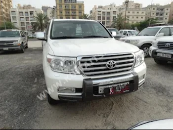 تويوتا  في اكس ار  لاند كروزر  2010  398,000  اس يو في  اتوماتك  8  جلد  دفع رباعي  أبيض  بنزين