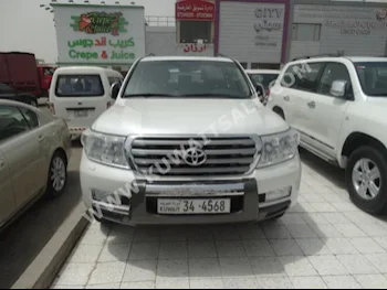 Toyota  VXR  Land Cruiser  2009  236,000  SUV  Automatic  8  Leather  4WD  Off White  Gasoline