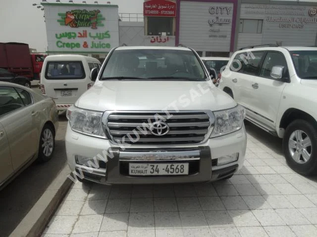 Toyota  VXR  Land Cruiser  2009  236,000  SUV  Automatic  8  Leather  4WD  Off White  Gasoline