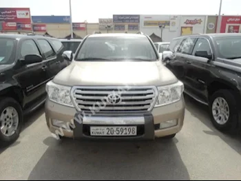 Toyota  GXR  Land Cruiser  2011  190,000  SUV  Manual  8  Cloth  4WD  Gold  Gasoline