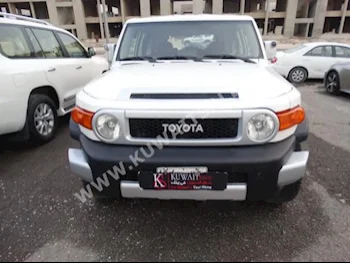 Toyota  FJ Cruiser  2011  260,000  SUV  Automatic  6  Cloth  4WD  White  Gasoline