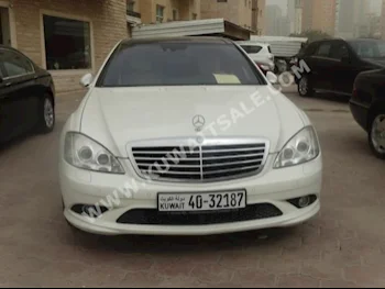 Mercedes-Benz  500  S-Class  2007  107,000  Sedan  Automatic  8  Leather  RWD  White  Gasoline