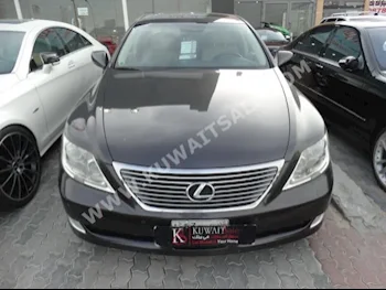 لكزس  460  ال اس  2008  70,000  سيدان  اتوماتك  8  جلد  دفع خلفي  رمادي  بنزين