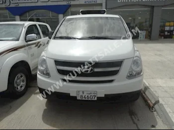 هيونداي  فان اتش وان  2012  40,000  فان \ باص  عادي  4  مخمل  دفع خلفي  أبيض  بنزين