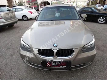 بي ام دبليو  520i  الفئة - الخامسة  2009  120,000  سيدان  اتوماتك  6  جلد  دفع خلفي  ذهبي  بنزين