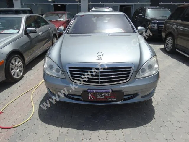مرسيدس - بنز  550  اس - كلاس  2007  150,000  سيدان  اتوماتك  8  جلد  دفع خلفي  فضي  بنزين