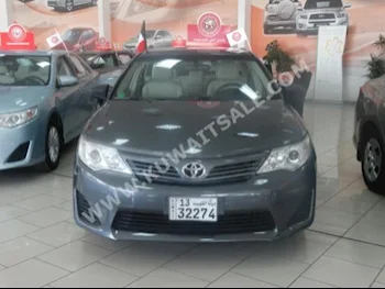 تويوتا  جي ال  كامري  2015  45,000  سيدان  اتوماتك  4  مخمل  دفع أمامي  رمادي  بنزين