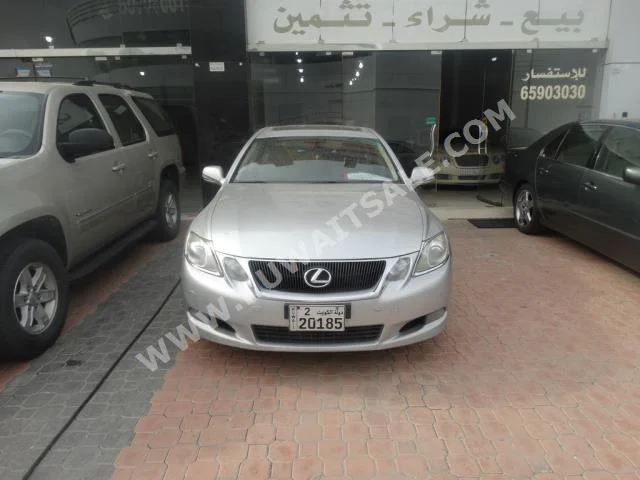 لكزس  430  جي اس  2004  144,000  سيدان  اتوماتك  6  جلد  دفع خلفي  فضي  بنزين